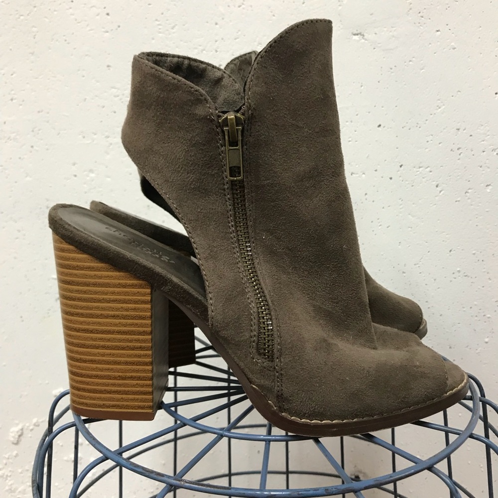 Open toed “bootie”